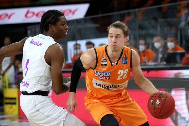 他始终如一 他始终如一