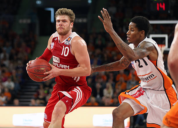 中场防线 中场防线